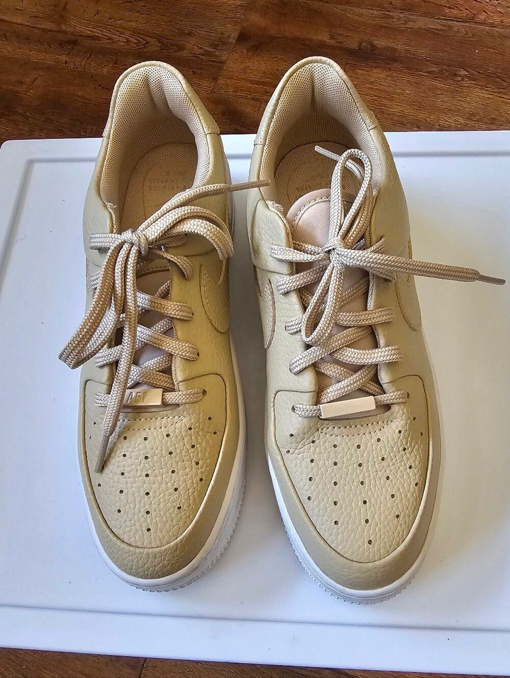 Women Nike Air Force 1 Sage Low - 8.5